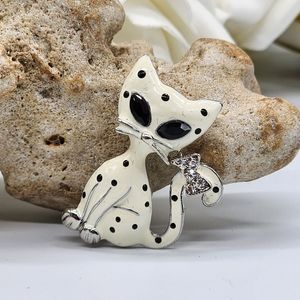 🔥10 for $30🔥 Vintage Brooch Cute Cat Crystal Bow
